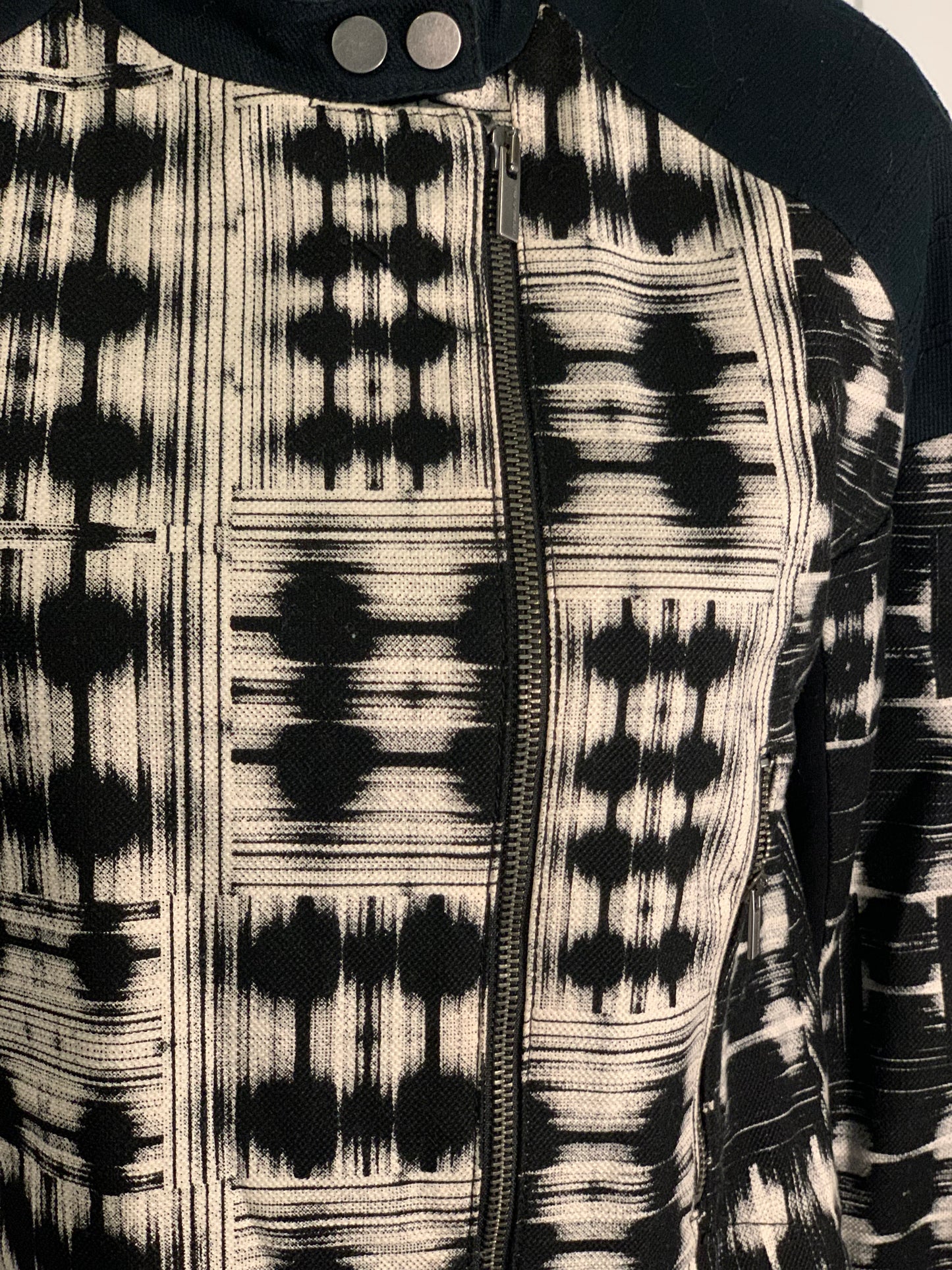 BCBG Women's Crop jacket Black & White Size S